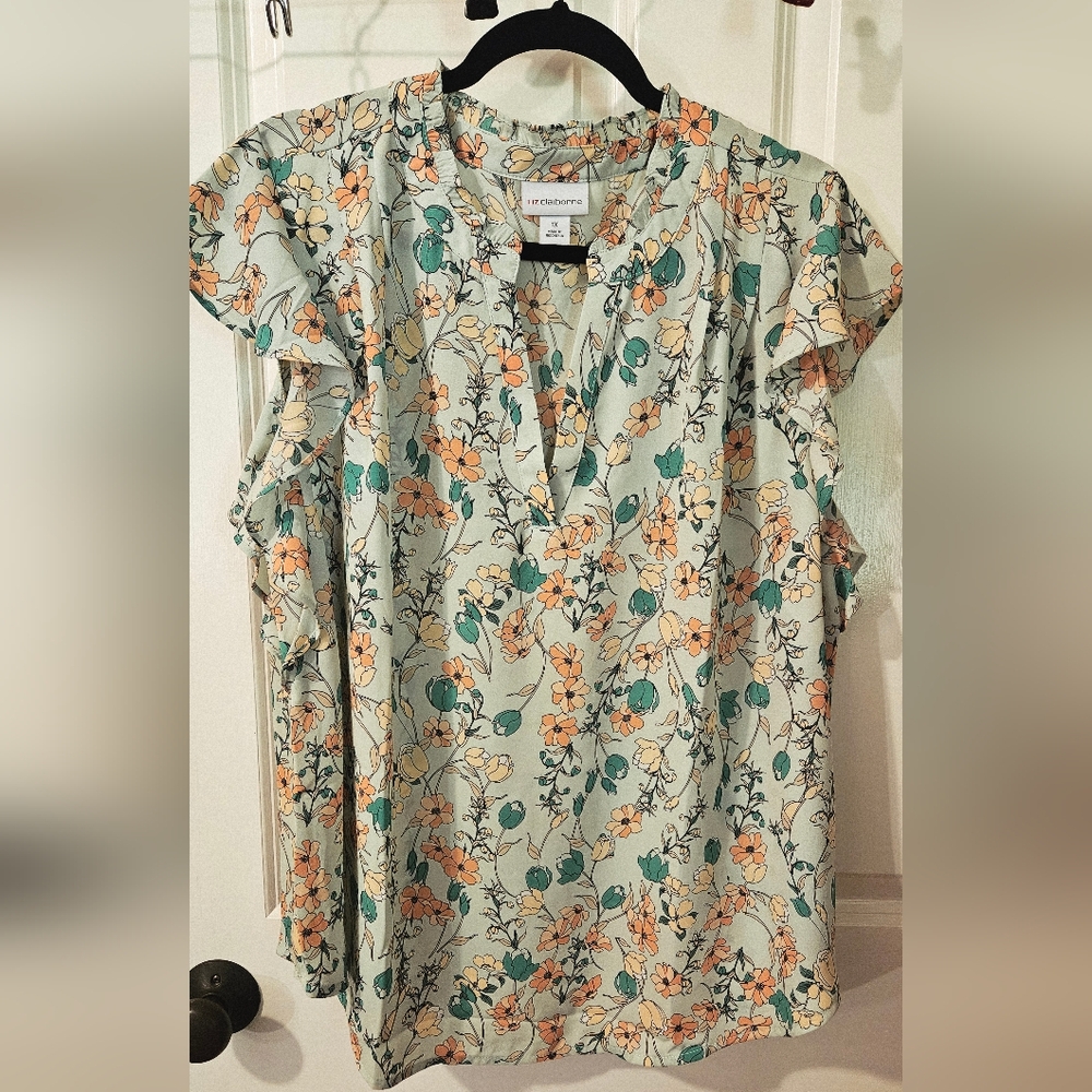 NWOT Liz Claiborne Pale Green Floral Cap Sleeve Blouse